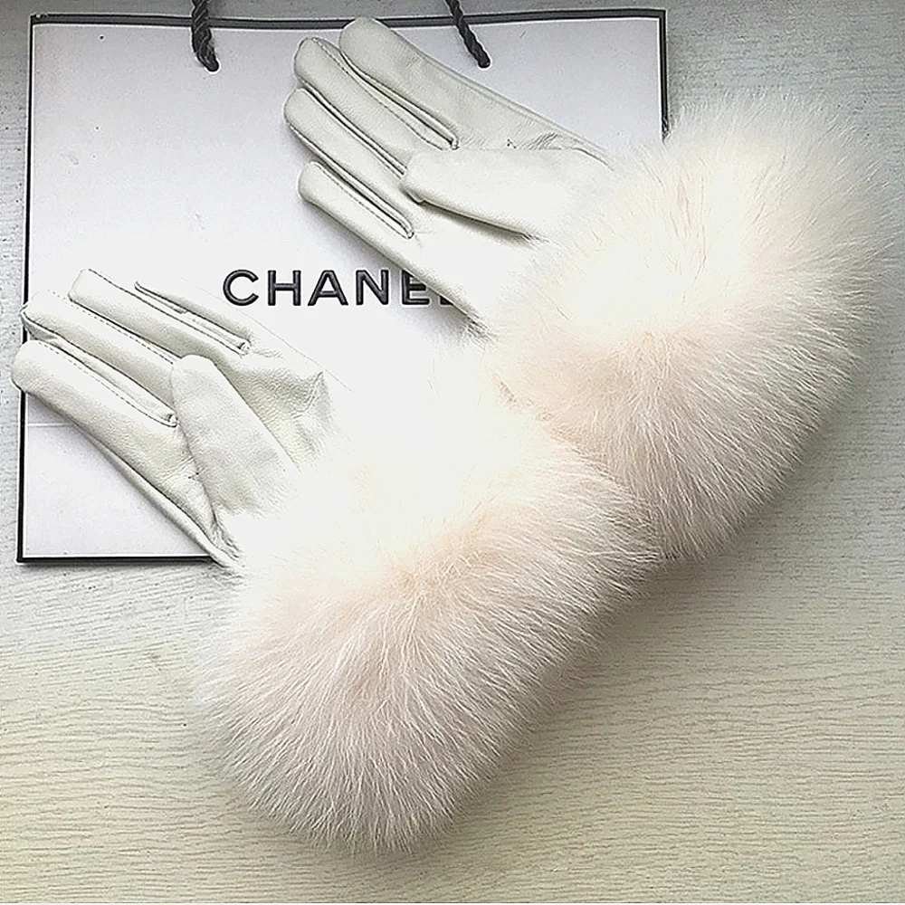 πNWT White Soft Leather Gloves With White Fox Fur and Velvet Lininβ¦ - Picture 2 of 11